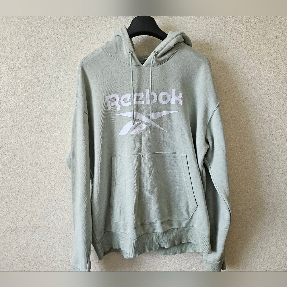 Reebok Women's Green light Sage Green Hoodie Casual Sweater Size XL.